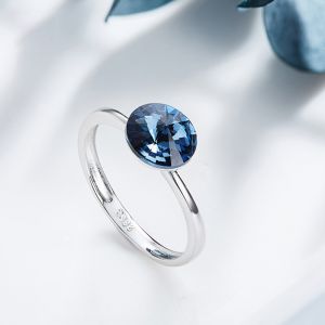 Anillo en Plata de Ley 925 con cristalería clásica azul oscuro