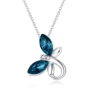 Colgante de plata con mariposa azul marino